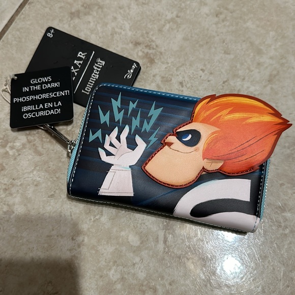 NWT Incredibles loungefly BACKPACK and WALLET - Picture 8 of 10